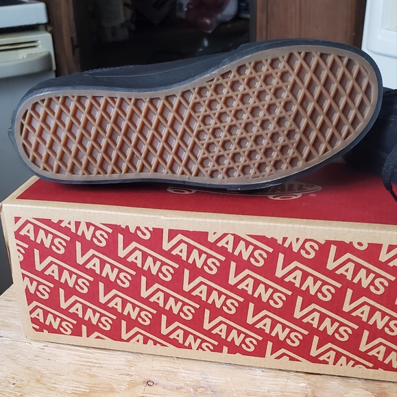 Vans - Picture 8 of 9